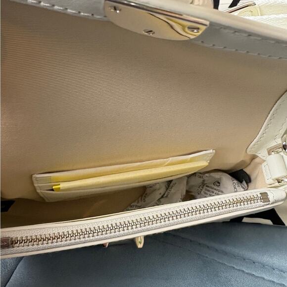 Burberry Men's Black Oversized Short Sleeve Tee - Picture 5 of 8